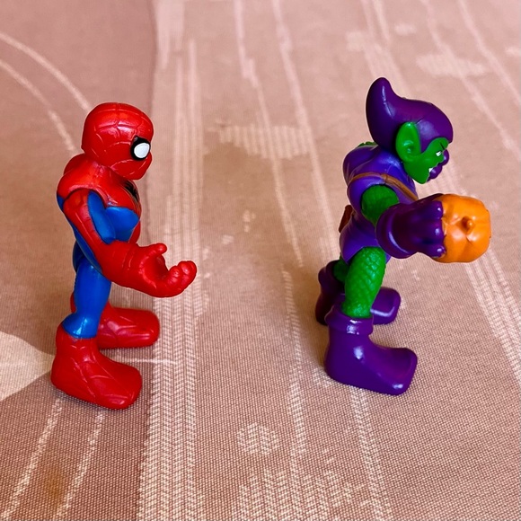 Playskool Marvel Super Heroes Adventures Spider-Man & Goblin 2.5” Figure - Picture 2 of 7
